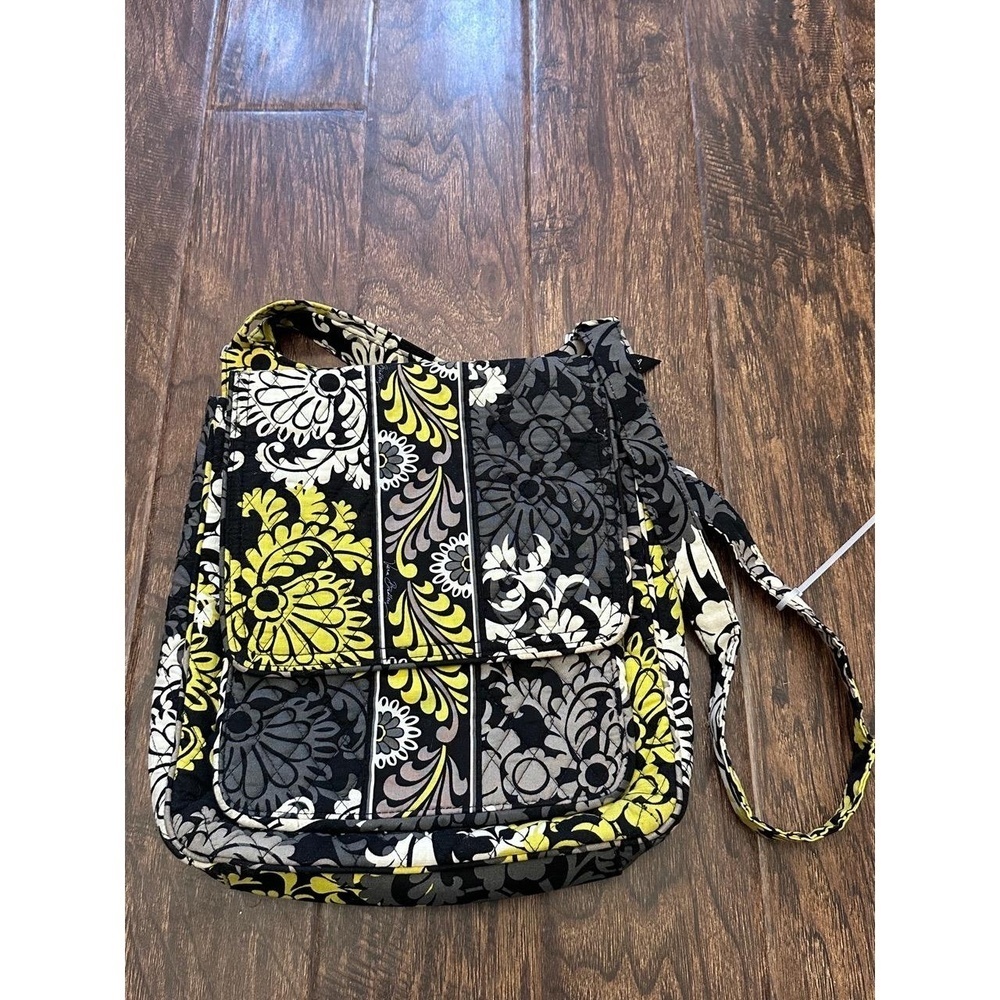 Vera Bradley Crossbody Bag Womens Black Quilted Floral Paisley Adjustable Strap